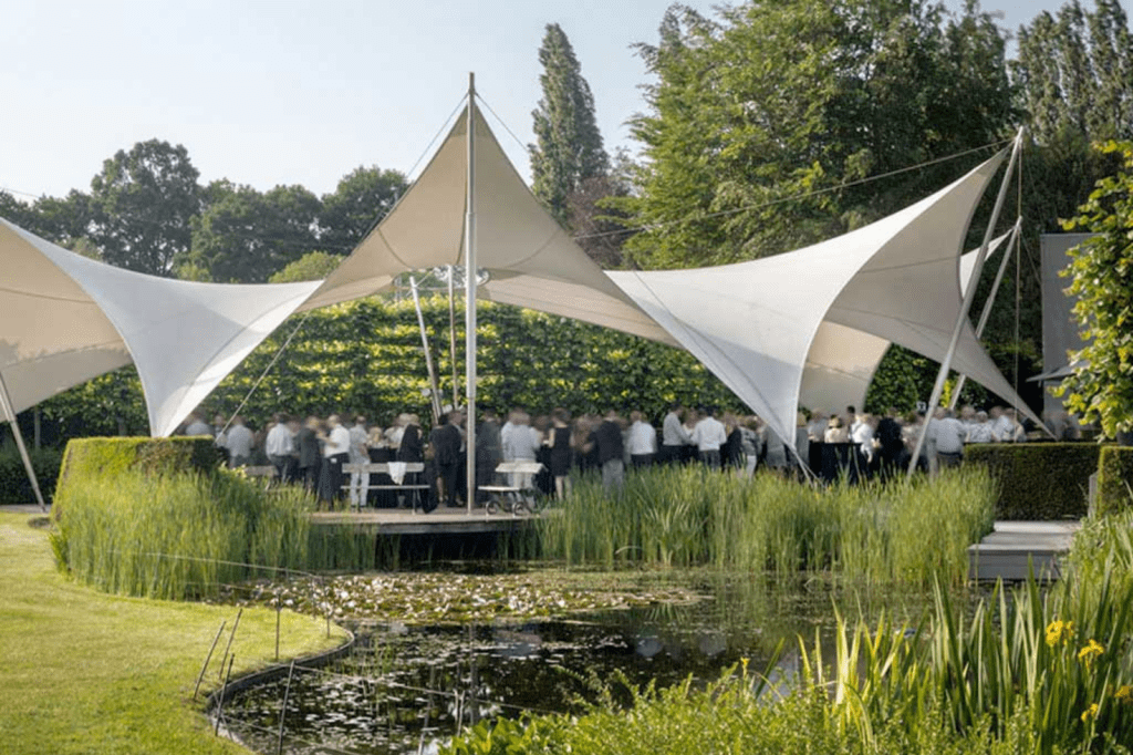 Feest in de tuin van De Montil bij en event met catering