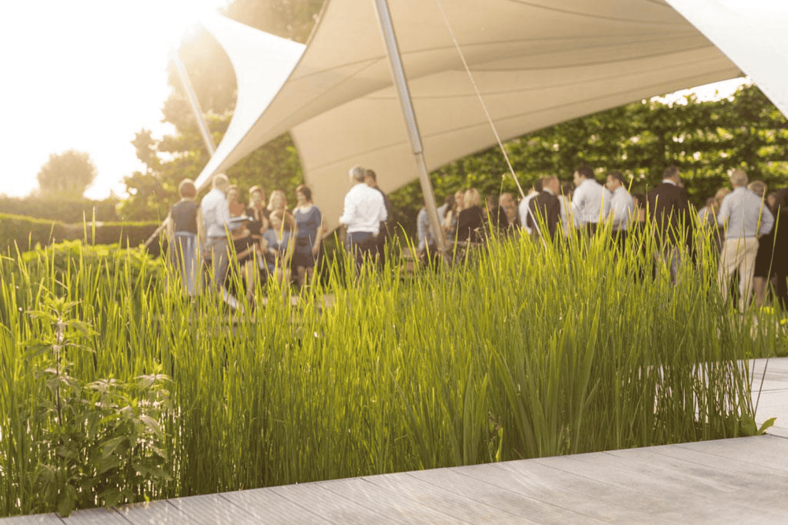 Workshop in de groene tuin van De Montil